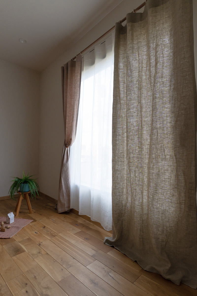 リネンカーテン商品写真_オレンジ色_フラットヒダなし