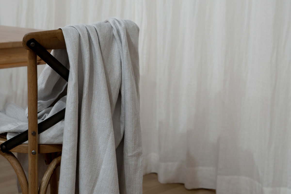 最高級の起毛リネン100%の麻マルチカバー