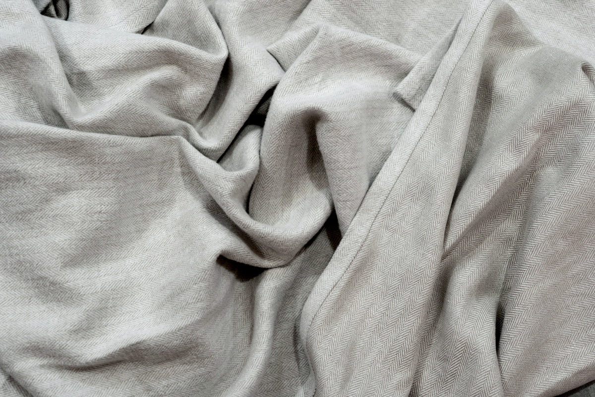 最高級の起毛リネン100%の麻マルチカバー