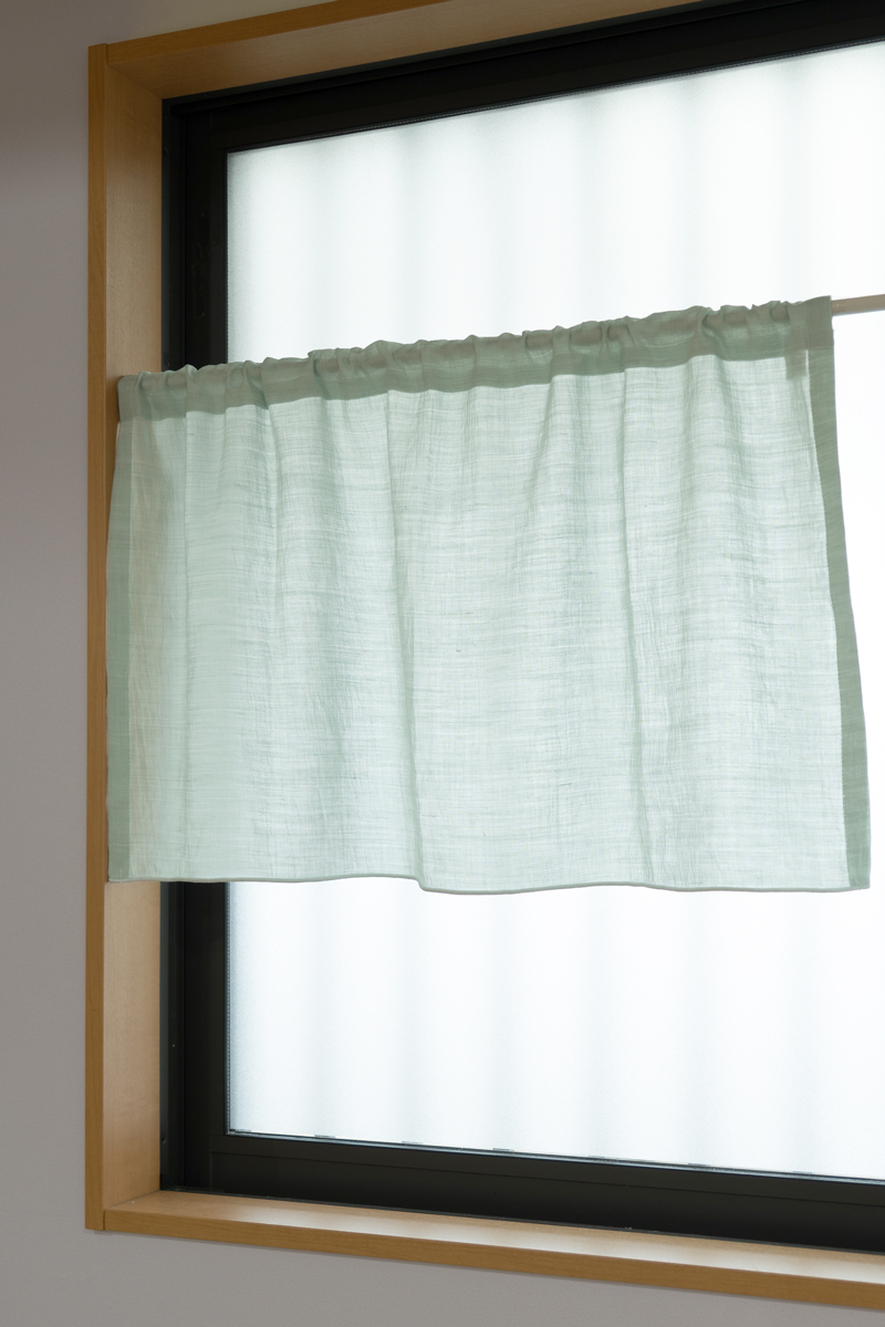 リネン100%のカフェカーテン