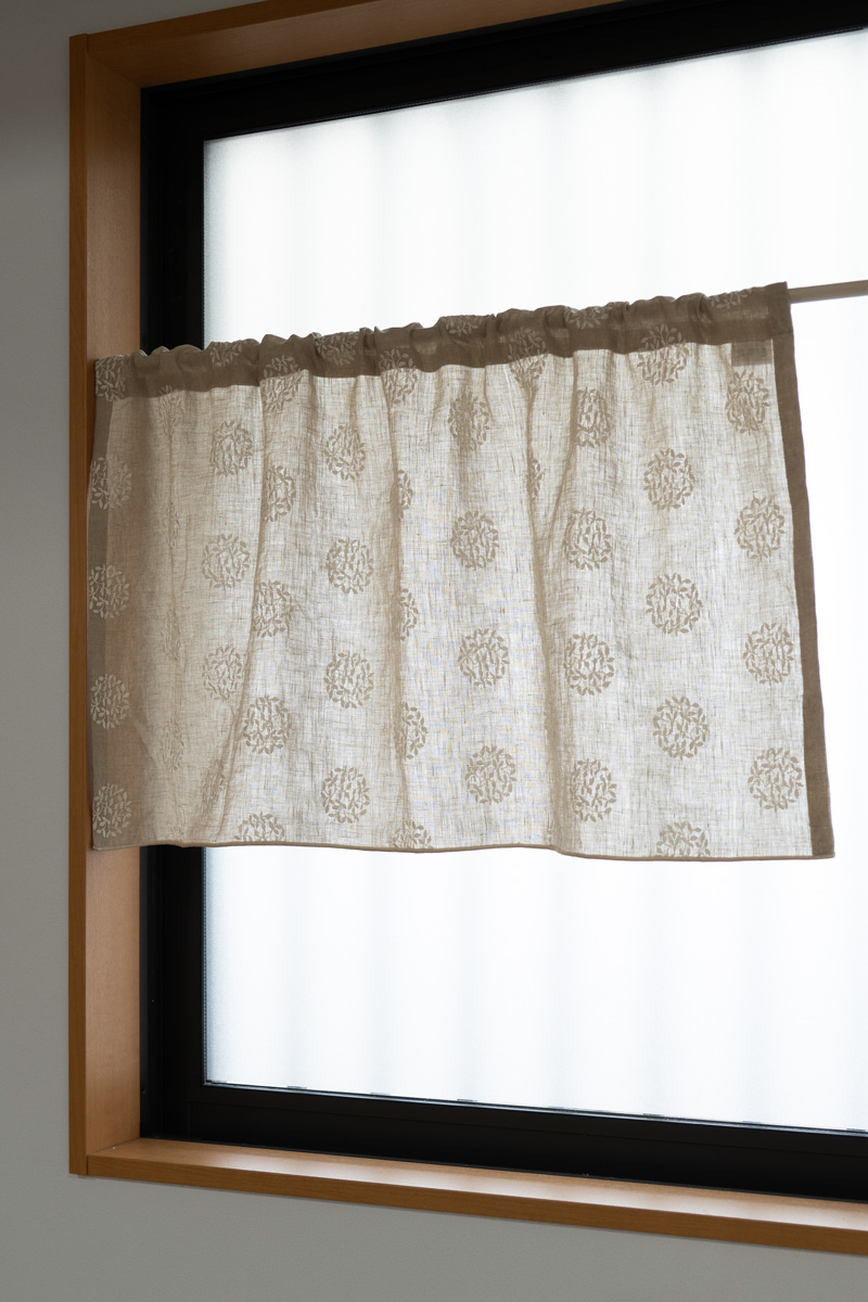 リネン100%のカフェカーテン