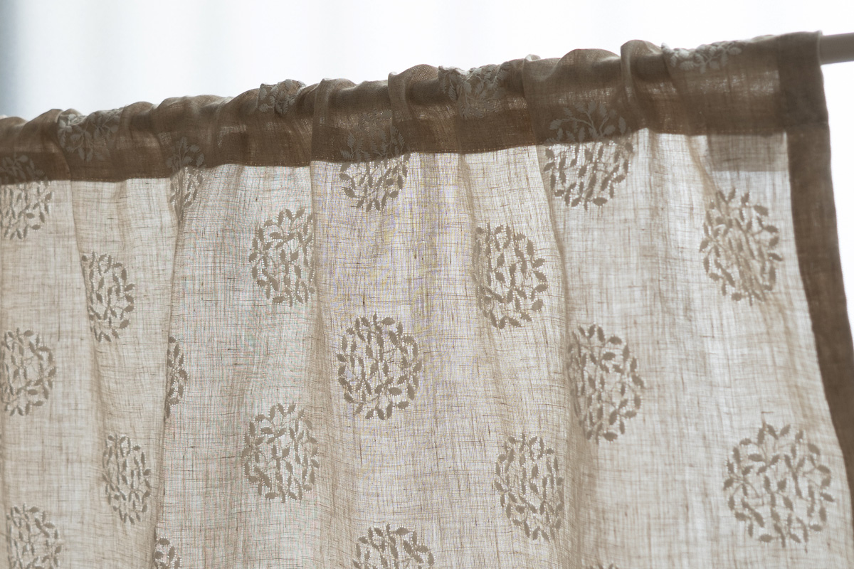 リネン100%のカフェカーテン