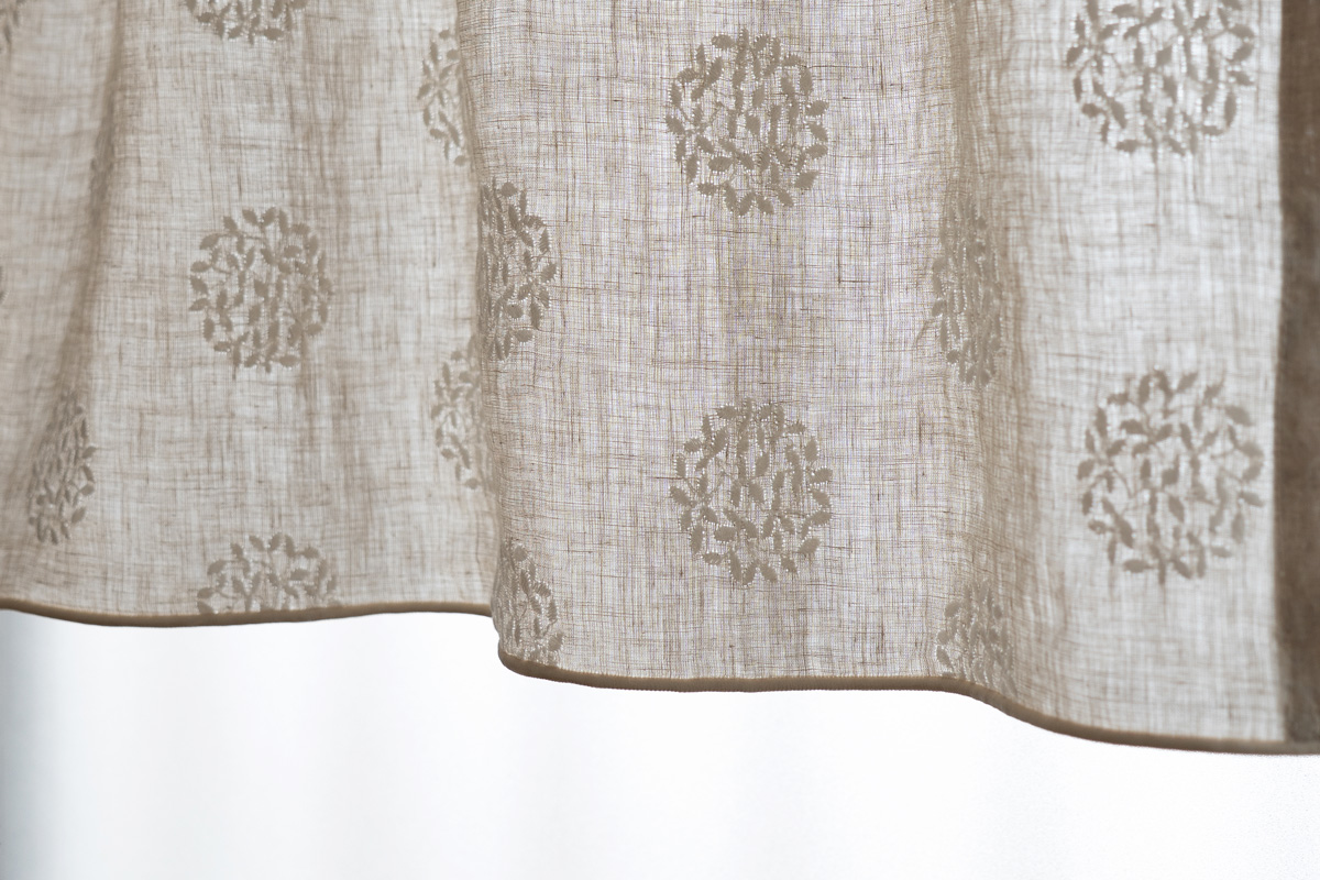 リネン100%のカフェカーテン