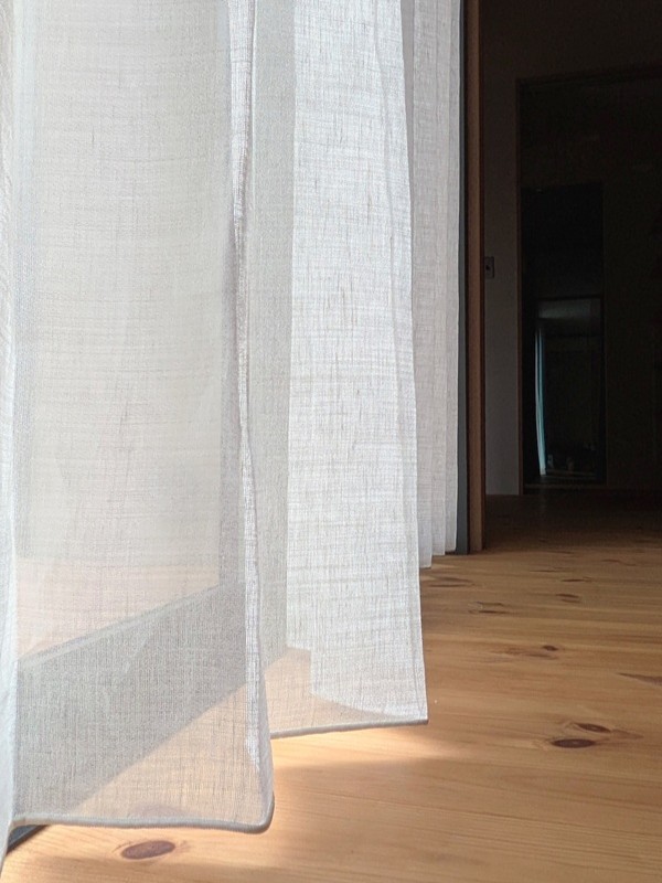 立体感のある織りの麻レースカーテン商品写真_02グレー