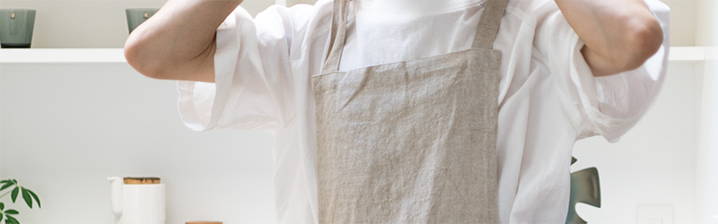国産リネンのエプロン
